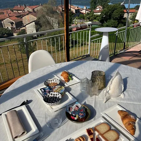 Nocleg ze śniadaniem Viverone Lake Rooms