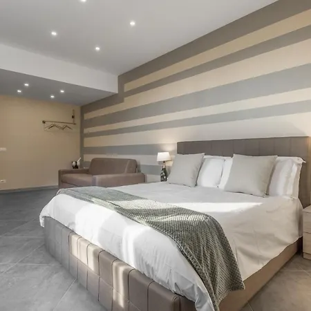 Viverone Lake Rooms Nocleg ze śniadaniem